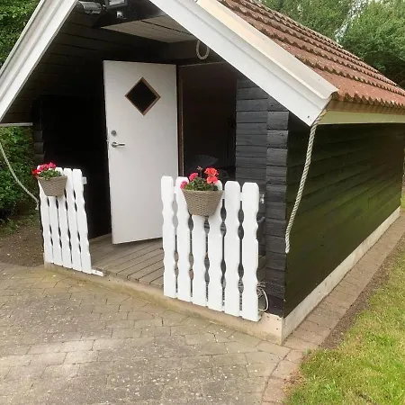 Ferienhaus Stunning Romantik Cabin Close To Baltic Sea *